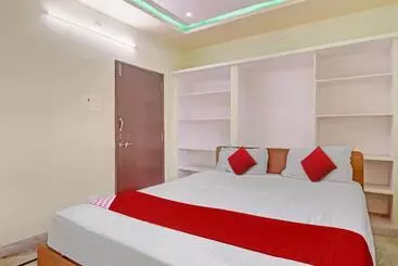 ホテル Oyo Flagship Bgs Guest House