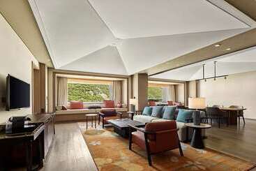 Hotel Hilton Jiuzhaigou Resort