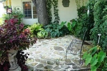 Hotelli Sherwood Court Cottages & Guest Rooms