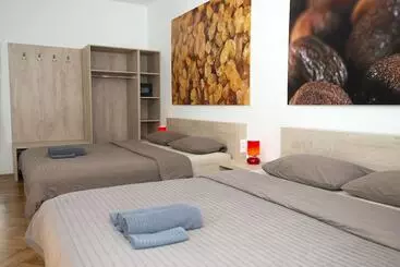 هتل Viva Rooms