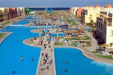 هتل Titanic Aqua Park Resort Fun City