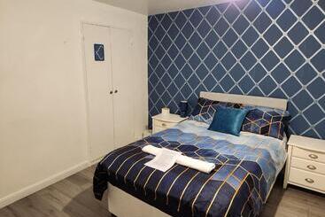 تختخواب و صبحانه Gatwick Star Night Stay   Gatwick