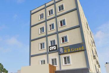 Hotel Collection O Rb Grand @ Kompally