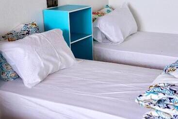 Pansiyon Surf House Desert Point