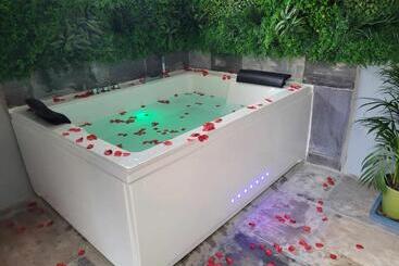 ベッドアンドブレックファースト L Eden Du Quercy