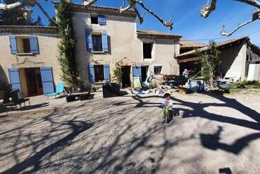 مبيت وإفطار La Ferme Des Demoiselles