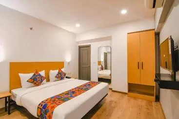 Fabhotel Sayeeda International   600m From Park Circus 7 Point