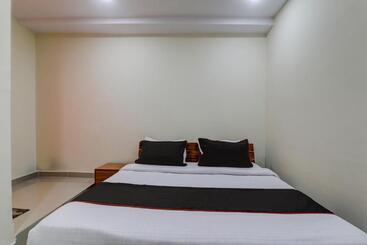 Oyo Flagship Skd Hotel And Banquet