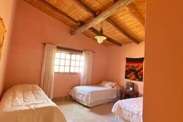 Hostel Hosteria Castillos De Huichaira