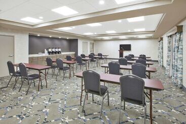 فندق Hampton Inn & Suites Oakwood Village-cleveland