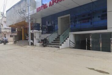 Iroomz Hotel Apoorva