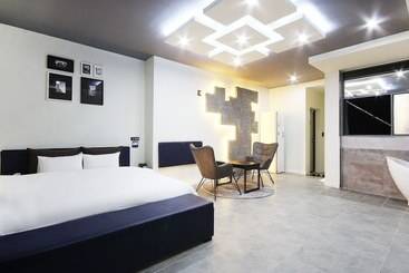 Motel Muan Hotel The K