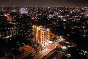 Отель G.c Royal