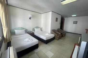 בית מלון כפרי Residence Inn Pattaya