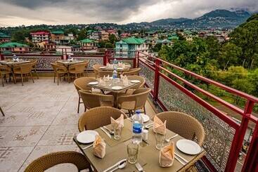 호텔 Square One By D'polo Dharamshala