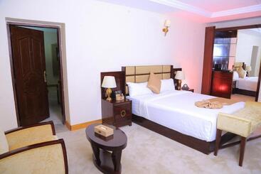 هتل Sunland International