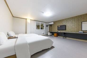 מוטל Hongseong Solbatcheonsu