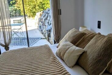 Hotel Villa Short Cravate