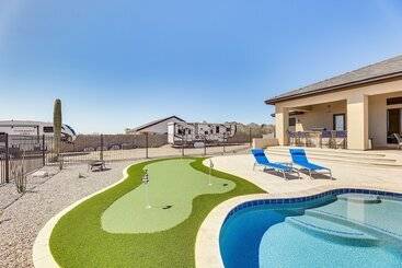 Quinta ou Casa Rural Luxurious Desert Oasis: Fireplace & Private Pool!