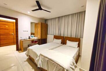 Hostel Hibiscus Tree  Bachupally