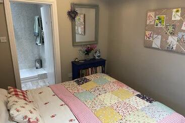 Captivating 1 Bed Cottage In Ross On Wye