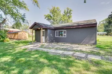 Mökkimajoitus Charming Lake Chautauqua Home: Walk To Water!