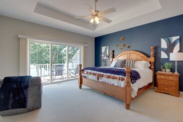 بيت ريفى Private Dock + 4 Decks: Lake Ozark Retreat!