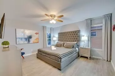 Mökkimajoitus Spacious Kissimmee Oasis W/ Resort Style Amenities