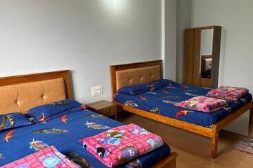 Hotel Sri Swarna Darvi Lodge Horanadu