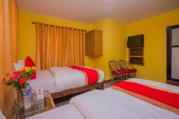 Hotel White & Peace