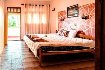 Pensione Deeptrip Ocean View Villa