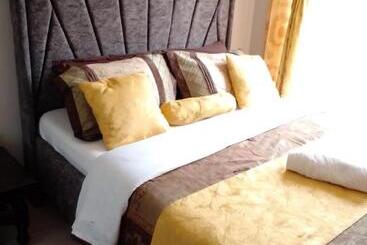 تختخواب و صبحانه Tsavo 90 Prime