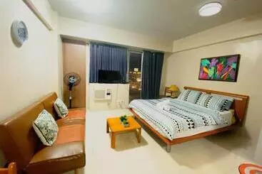 هتل آپارتمان One Palm Tree Condominium