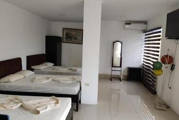 פנסיון Hostal Coral