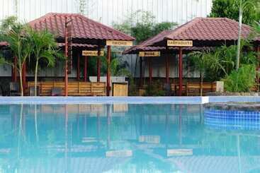 Hotelli Gem's Paradise Resort