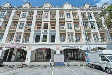 هتل Spot On 90795 Hungrybedz Youth Hostel