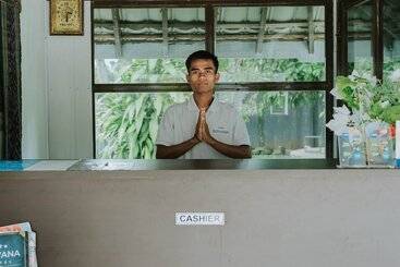 Nirvana Hotel Resort Tetebatu