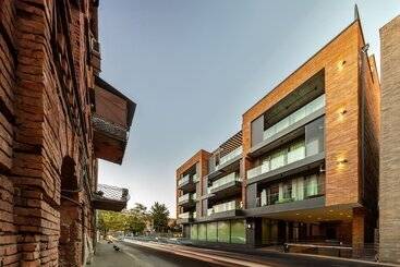 هتل آپارتمان Qstay Gratus Tbilisi