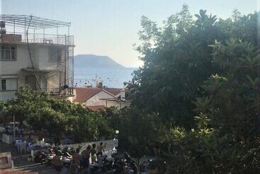 Pension Smyrna Uzuncarsi