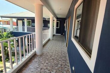 هتل Montecristi Near The Airport