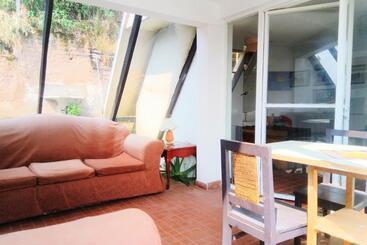 پانسیون Lake Chalet