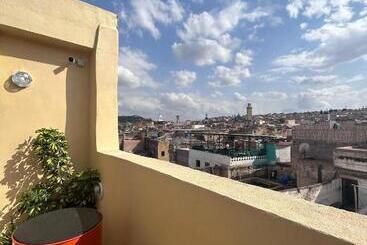 膳宿费 Riaad Hamad