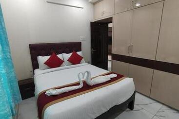 Hotelli Fabexpress 7 Hills Home Stay