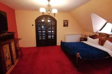 مبيت وإفطار Virágcsárda / Casa Cu Flori Events & Rooms