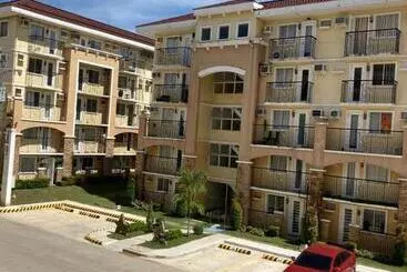 アパートホテル 1 Bed 1 Bath Near Airport