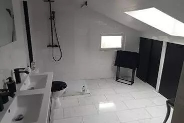 Aamiaismajoitus (B&B) Chez Valou Et Mika