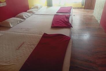 Bed and Breakfast Yelagiriresidency & Foodcorner