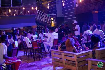 ホテル 696 Arena &