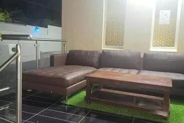 پانسیون The Wood Guest House