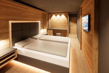 Hotelli Alpen Herz Romantik & Spa   Adults Only